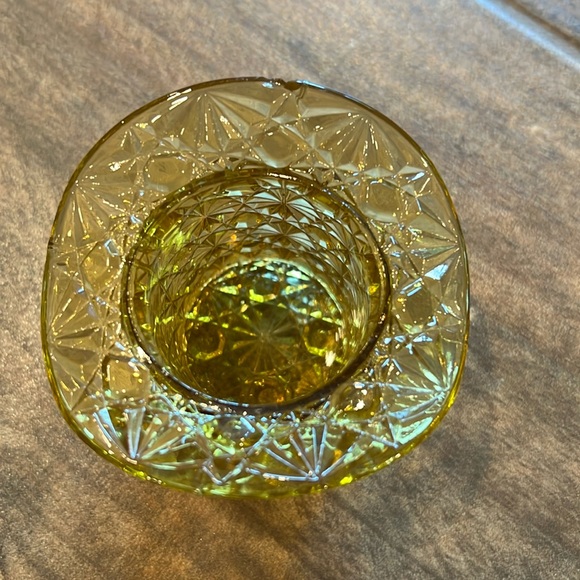 Fenton Vintage Daisy and Button Top Hat Toothpick Holder 2.5” x 3.25 - Picture 1 of 10